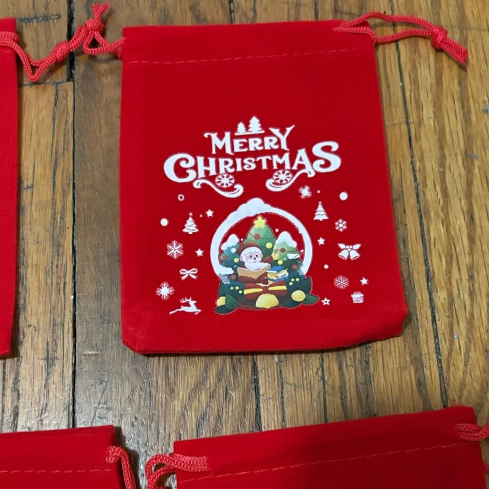 🧧🎄🎁NWOT 11 Unique Designs Red Velvet Christmas Gift Bags with Silver Pouches